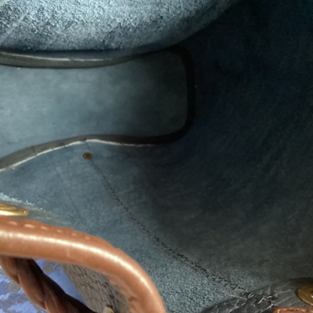 Authentic Vintage Dooney&Bourke Pebble Leather Sling Back Bucket Handbag - Picture 11 of 15